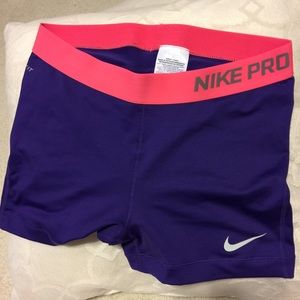 Nike Pro Shorts - Dri Fit - SIZE L