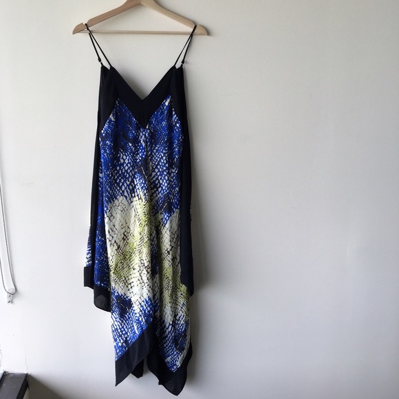 Gorgeous Silk Snake-print Handkerchief Dress🍃 - Picture 3 of 4