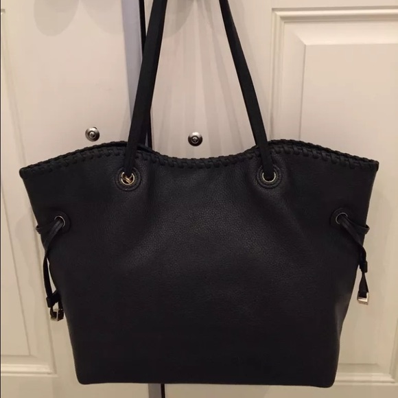 Tory Burch | Marion Slouchy Leather Tote - Picture 2 of 4