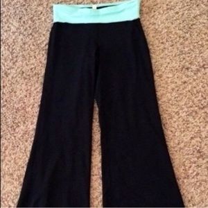 ♎Lululemon Black Yoga Pants Sz 4 (could fit 6)