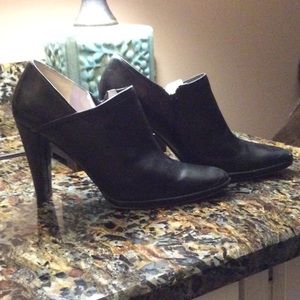 Nine West black booties