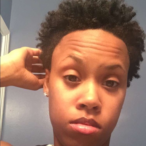 Meet your Posher, Whitney - Picture 1 of 1