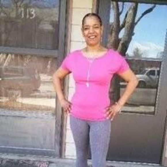 Meet your Posher, Sharon