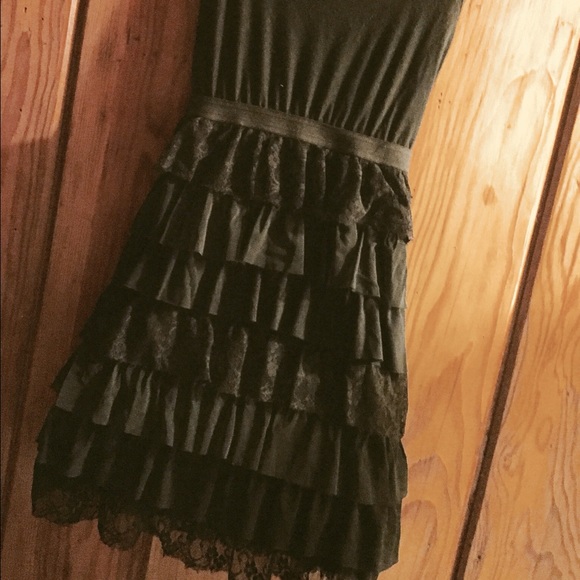 Darling dress! ~multiple layers  of ruffles 💕 - Picture 2 of 3