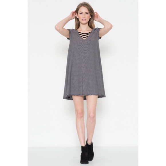 1 HOUR SALE!! Criss Cross Dress - Picture 2 of 2