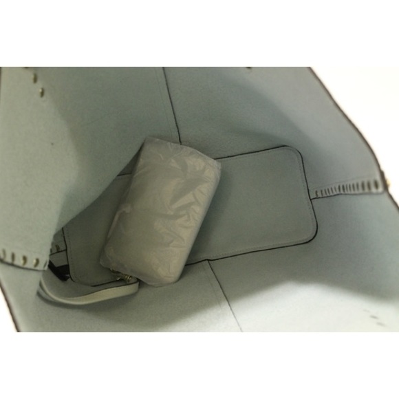 Rebecca Minkoff
Unlined Tote Bag - Picture 3 of 4