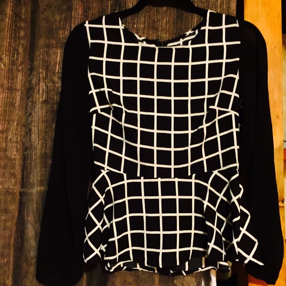 Darling! Black & white peplum top w/ sheer sleeves - Picture 2 of 2