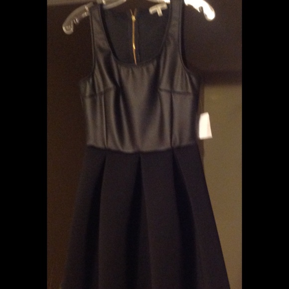 SOLD. SOLD!!!!!      Sassy lil black dress