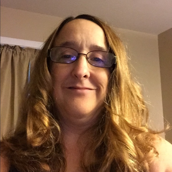 Meet your Posher, Marilyn - Picture 3 of 4