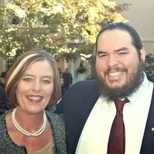 Meet your Posher, Laura nix