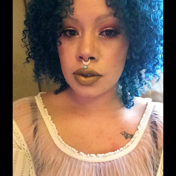 Meet your Posher, Jeryka - Picture 2 of 2