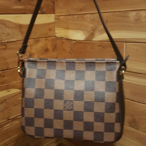 Authentic Louis Vuitton damier ebene pochette