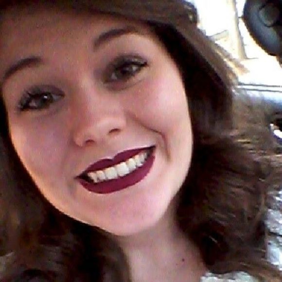 Meet your Posher, Tiffany - Picture 1 of 1