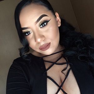 Meet your Posher, Monique