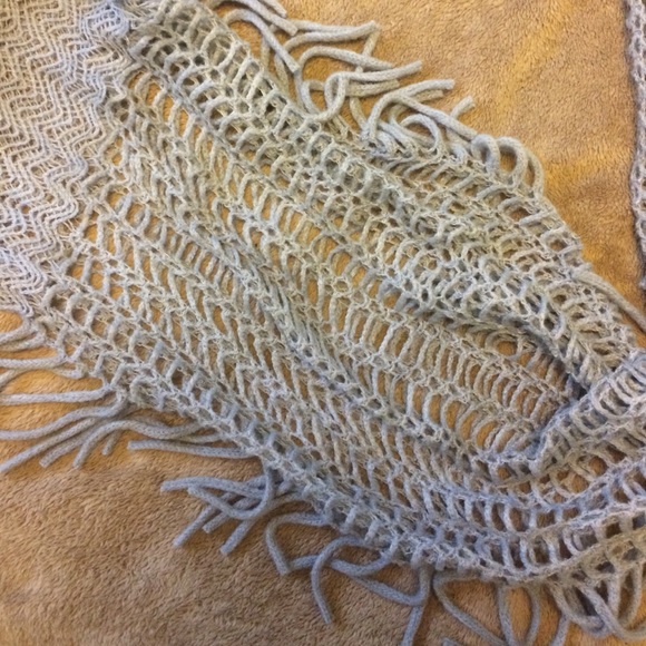 ✨Grey knitted infinity scarf✨ - Picture 2 of 3