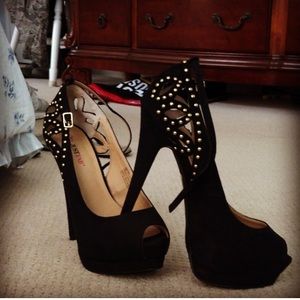 Gold Studded Black Heels
