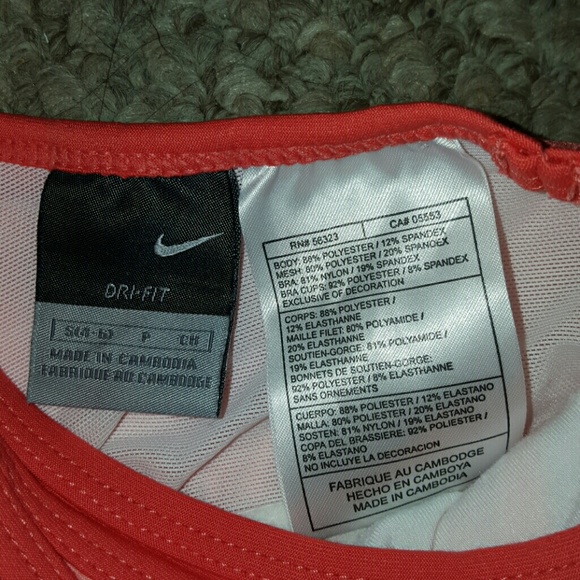 Nike Workout Tank Top with back secret pouch - Picture 2 of 4