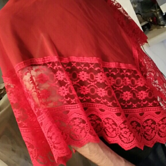Vintage - Additional Modeled Shots - Picture 3 of 4