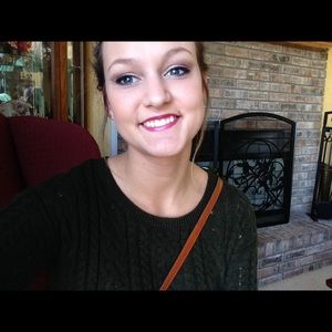 Meet your Posher, Danielle