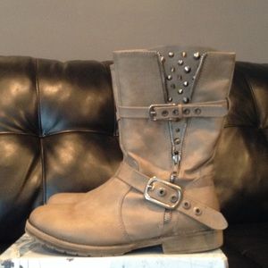 Calf high combat boots