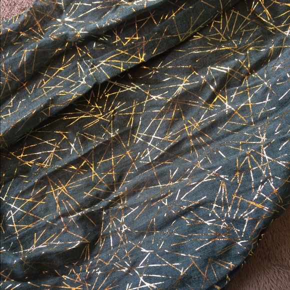 Green sparkly infinity scarf - Picture 2 of 3