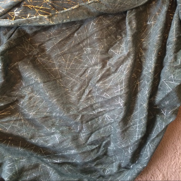 Green sparkly infinity scarf - Picture 3 of 3