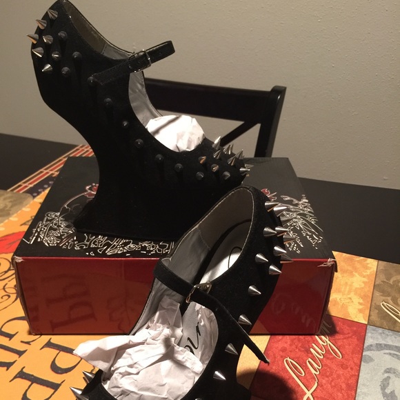 Wild Rose Heel-less spiked Wedges
