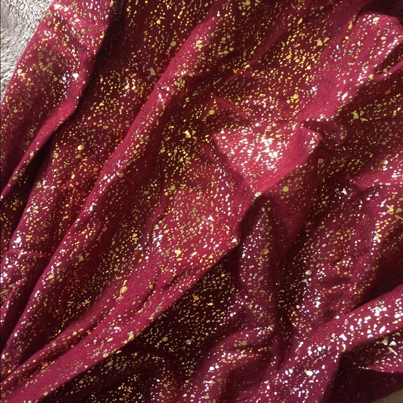 Red infinity scarf❤️ - Picture 2 of 3