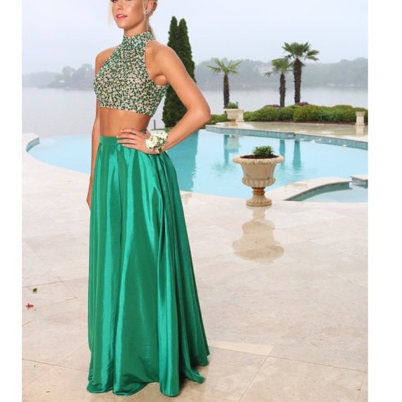 SHERRI HILL Prom Dress.