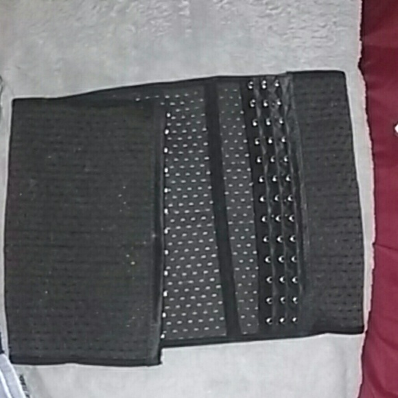 Black waist trainer M