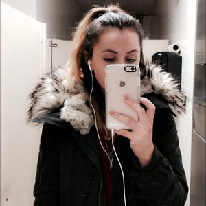 Meet your Posher, Emily