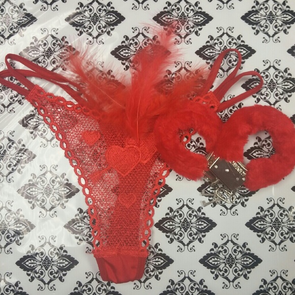 Furry handcuffs - Picture 1 of 4