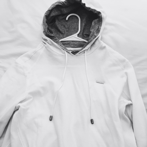 COZY CALVIN KLEIN SWEATSHIRT