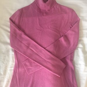 Bloomingdales Orchid Cashmere Turtleneck (Size S)