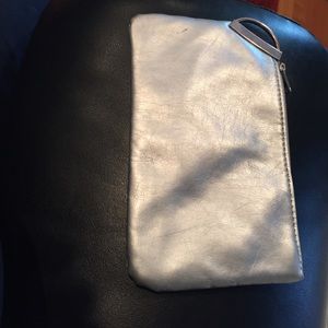Silver basic clutch