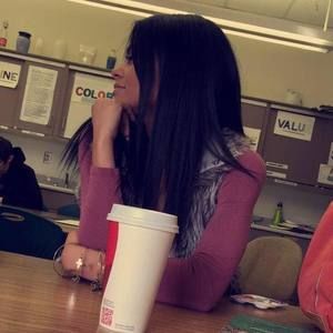 Meet your Posher, Alexis