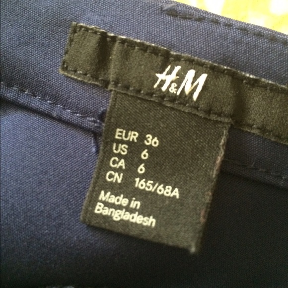 H & M Navy Blue Pencil Skirt - Picture 2 of 4