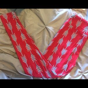 OS EUC LuLaRoe Arrow leggings (worn once)