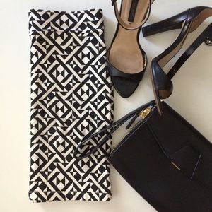 Geometric mini skirt