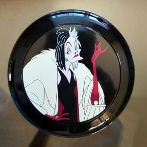 Mac her own devices beauty powder