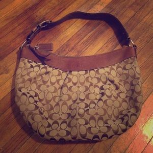 Price drop! Large coach hobo w/original dust cover