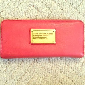 Marc By Marc Jacobs Zippy Wallet