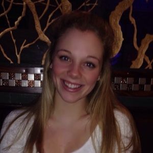 Meet your Posher, Abbie