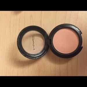 Mac eyeshadow in cheek