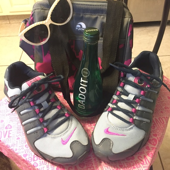 Nike Ladies Shocks Like New ✨👟💕🛍💕 Grey & Pink