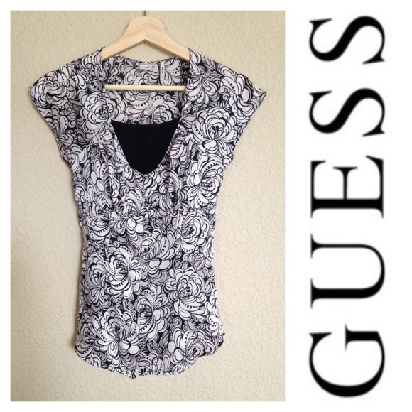 ⛔️SOLD⛔️ Guess Silk Button Down