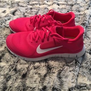 Nike tennis shoes