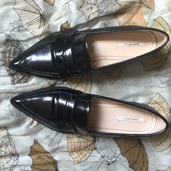ZARA basic pointed toe shoes