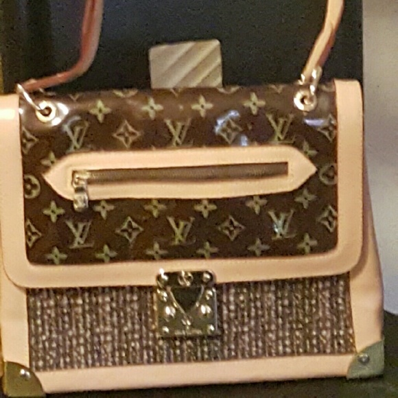 Cute lil Pocketbook