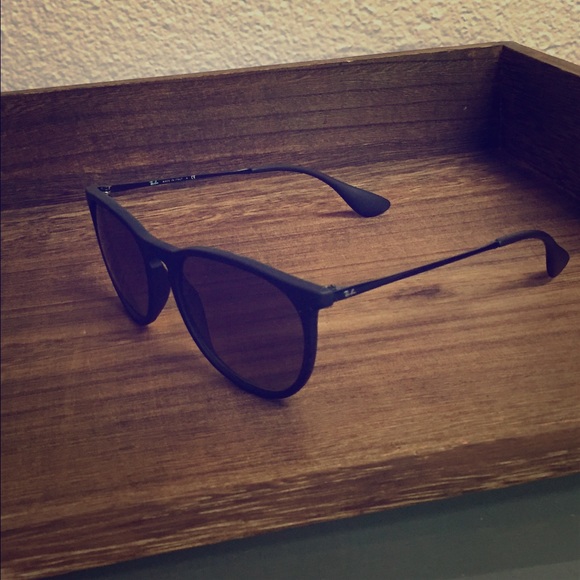 Ray-Ban Erika Sunglasses || Grey Polarized Lenses